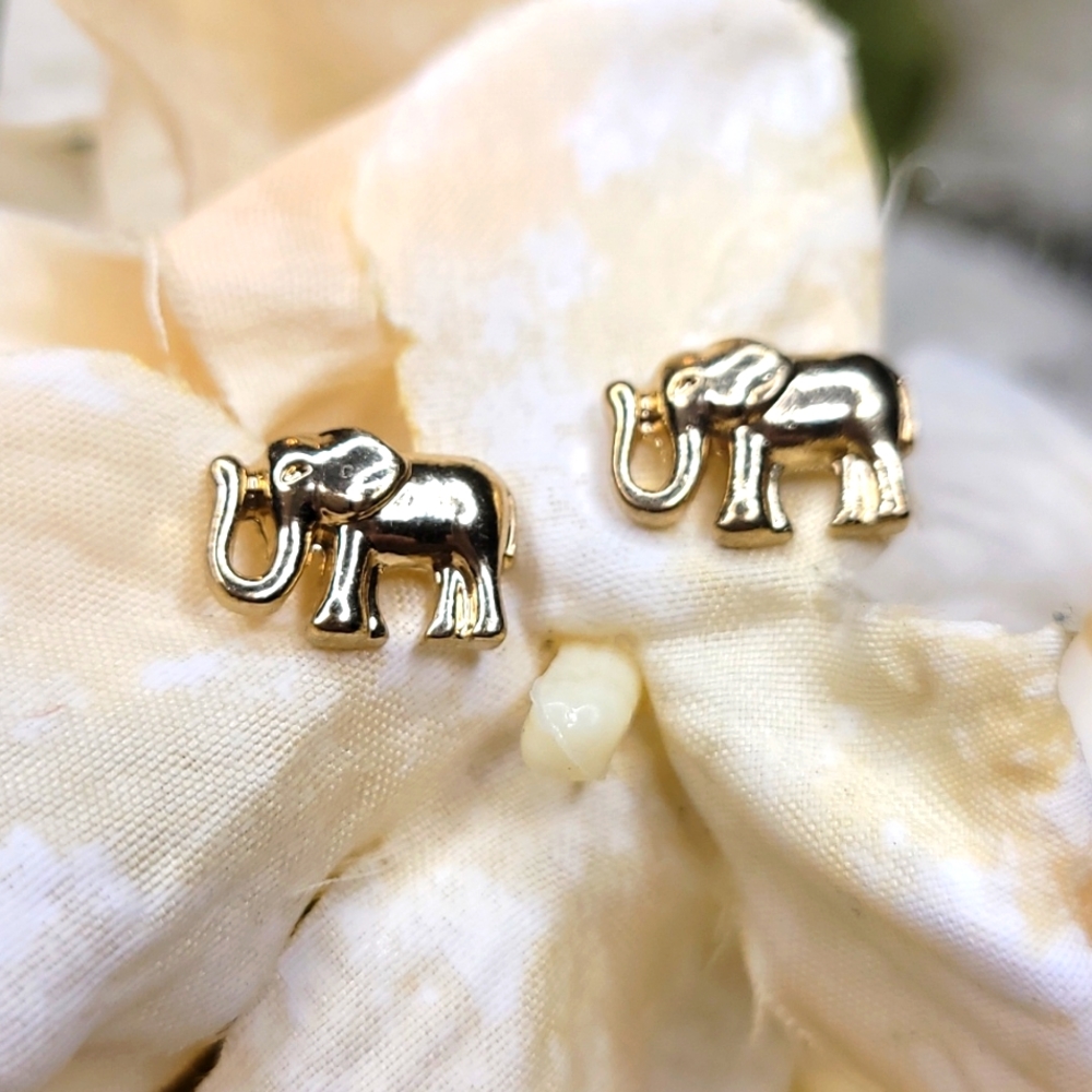 💍 Golden Elephant earrings
